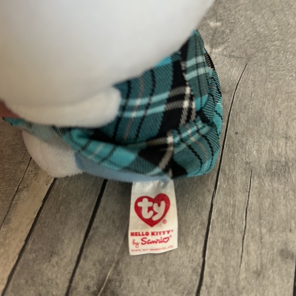 Hello Kitty Sanrio TY Plushie Toy - Picture 6 of 9